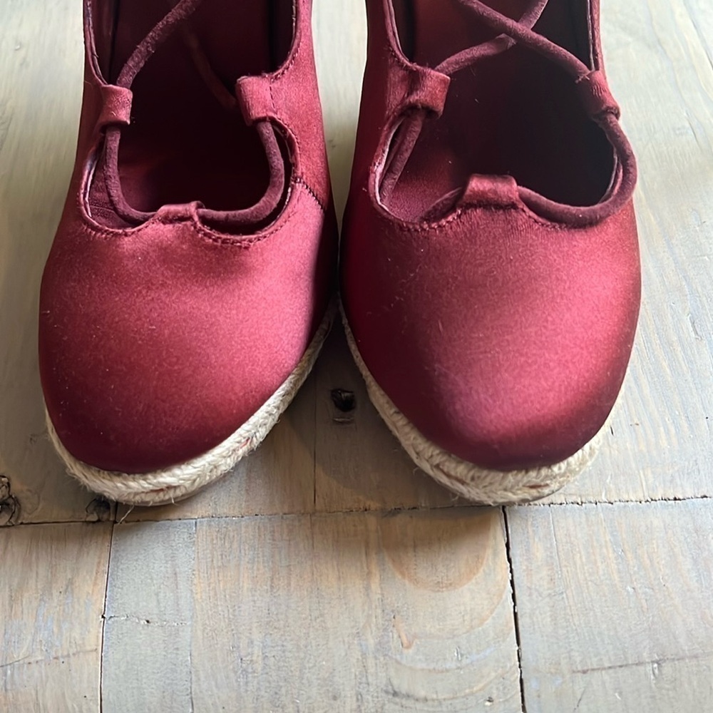 Tory Burch High Heels Wedge Espadrilles Pompoms Satin Merlot size 5.5 - Picture 5 of 10